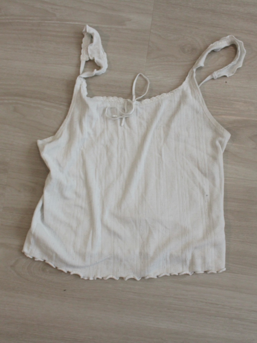 American Eagle Outfitters White Ribbed Scallop-Trim Camisole